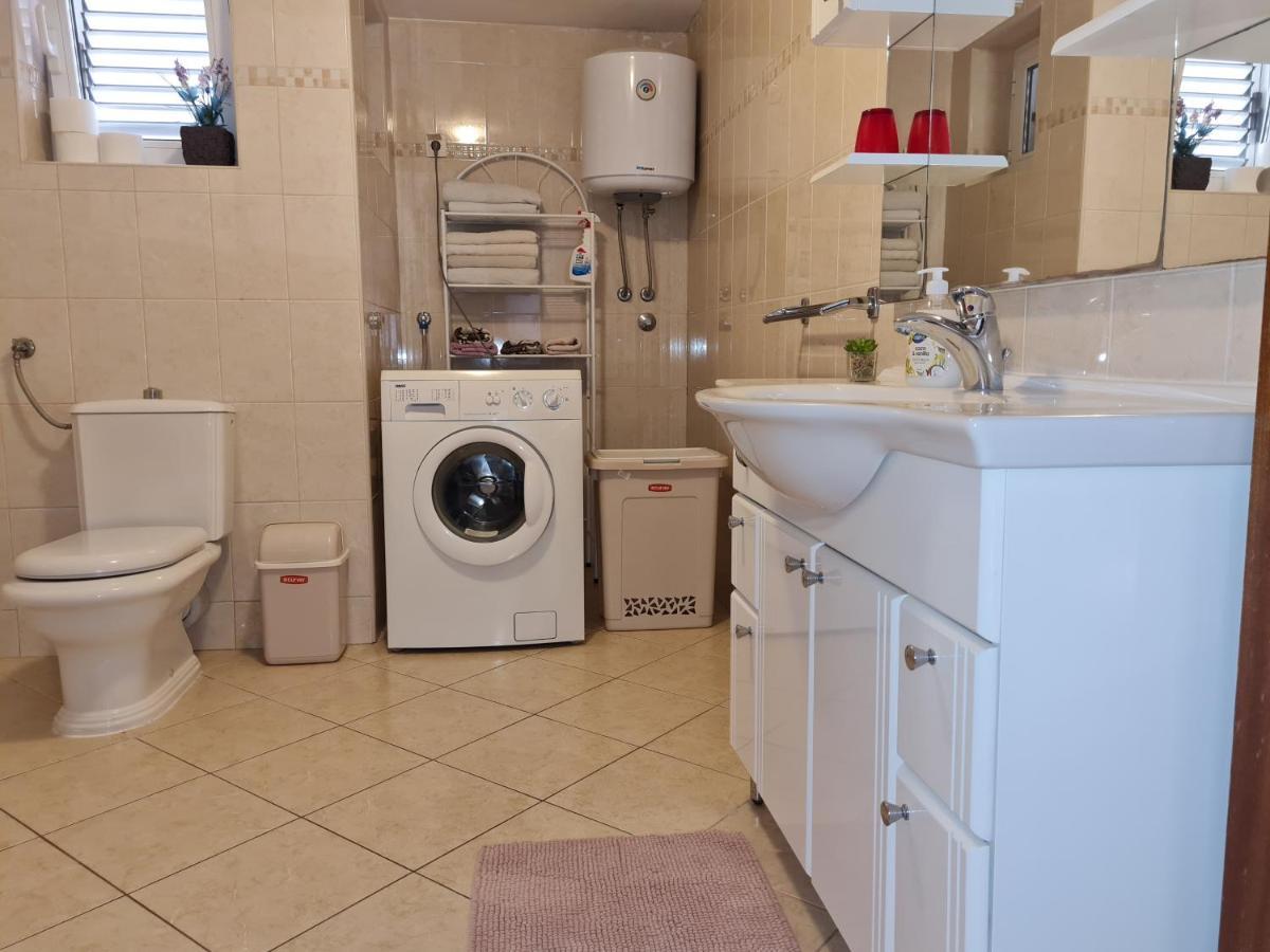 Nomi Apartment